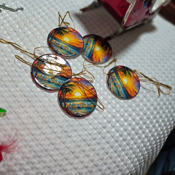 HAWAIIAN MAUI STRONG CHRISTMAS ORNAMENT  1 ornament - Picture 3 of 3